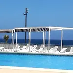 Апартаменты Frontline Sea Views - Pool - Center Торевьиа