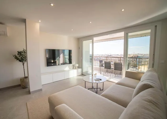 Frontline Sea Views - Pool - Center