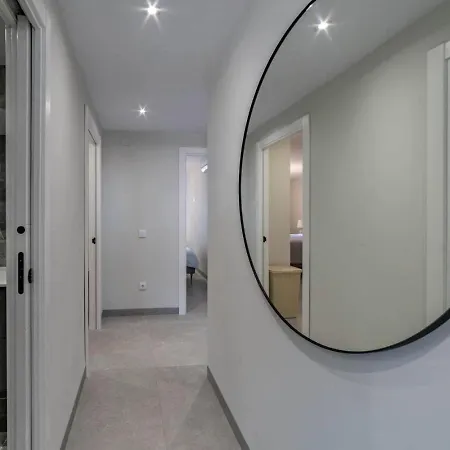 Апартаменты Frontline Sea Views - Pool - Center Торевьиа