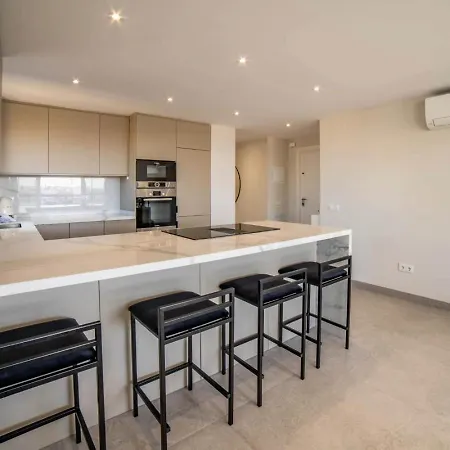 Frontline Sea Views - Pool - Center *