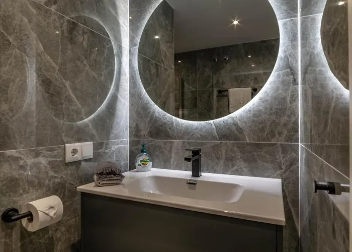 Frontline Sea Views - Pool - Center *