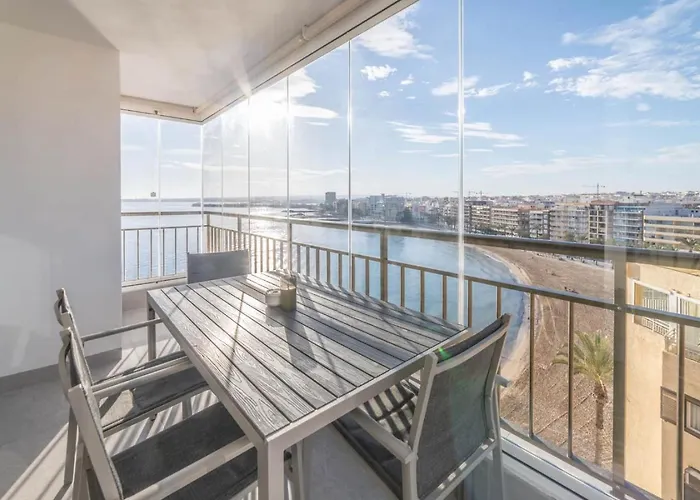 Frontline Sea Views - Pool - Center Apartment