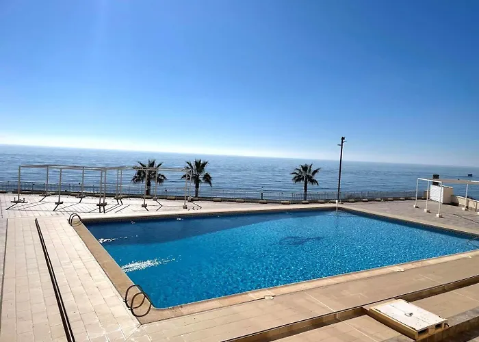 Frontline Sea Views - Pool - Center Appartement *